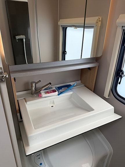 Adria Adora 593 UK / KUN BRUKT 2 TURER / 3 KØYER / ALDE / LUFTFORTELT / GARANTI 18 of 19