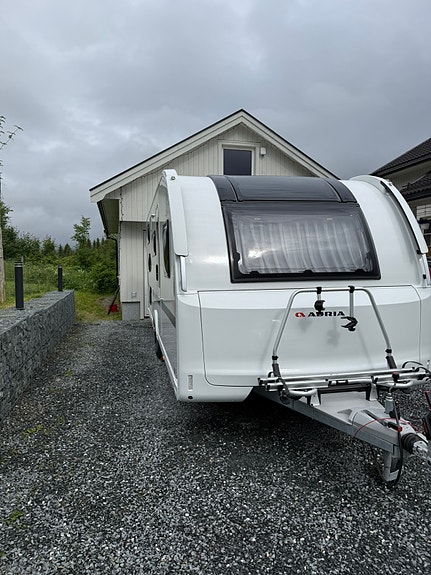 Adria Adora 593 UK / KUN BRUKT 2 TURER / 3 KØYER / ALDE / LUFTFORTELT / GARANTI 2 of 19