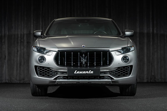 Maserati Levante 2 of 5