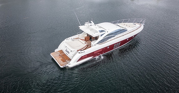 Azimut 62S Hydraulisk plattform, aircon, 17,5 generator, hekktrøster. Kjørt kun 12 of 30