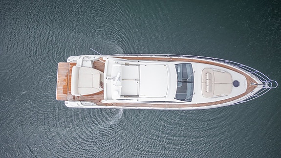 Azimut 62S Hydraulisk plattform, aircon, 17,5 generator, hekktrøster. Kjørt kun 13 of 30