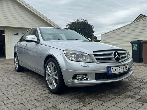 Mercedes-Benz C180 2 of 5