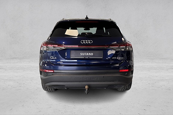 Audi Q4 e-tron 4 of 5