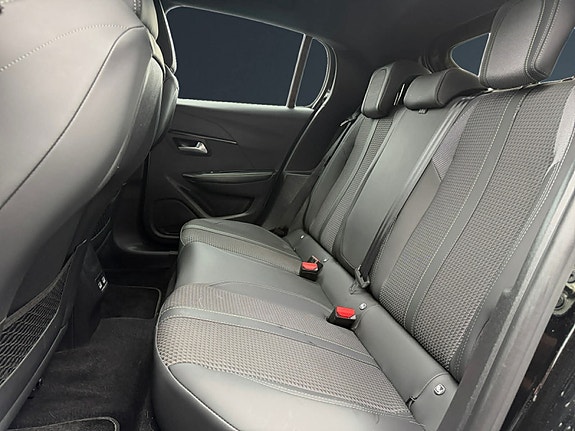 Peugeot 208 11 of 30