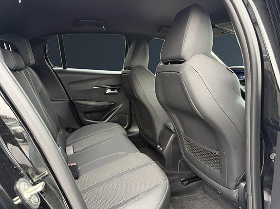Peugeot 208 14 of 30