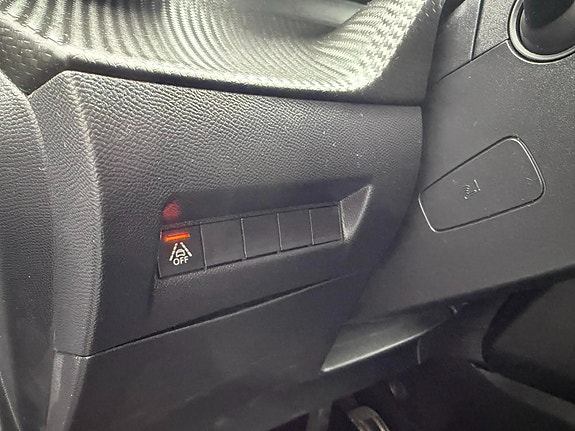 Peugeot 208 30 of 30