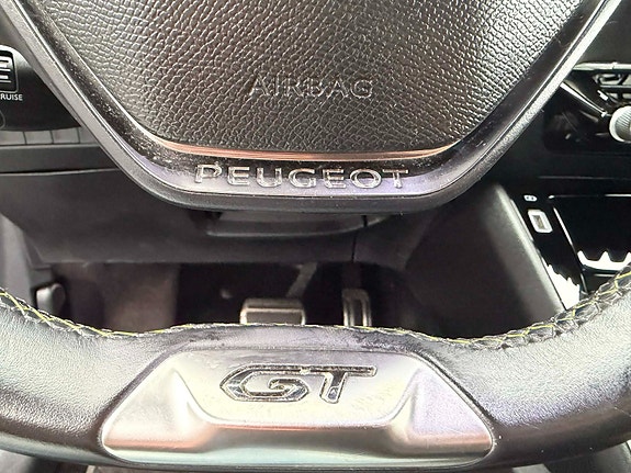 Peugeot 208 19 of 30