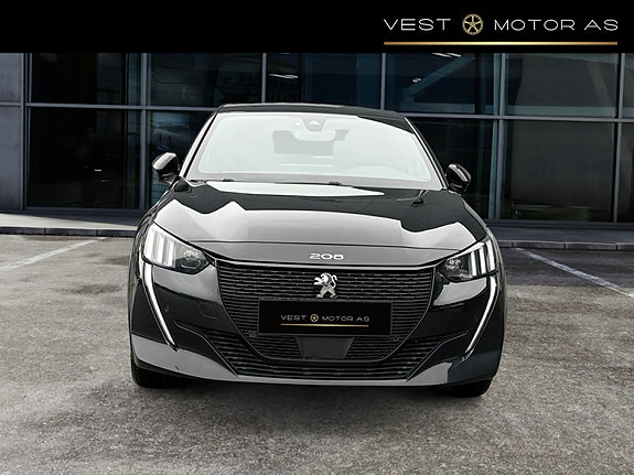 Peugeot 208 2 of 5