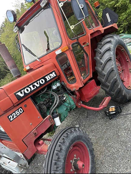 Volvo 2250 2 of 5
