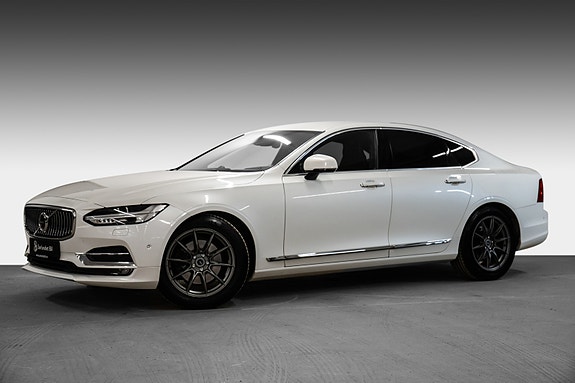 Volvo S90 2 of 5