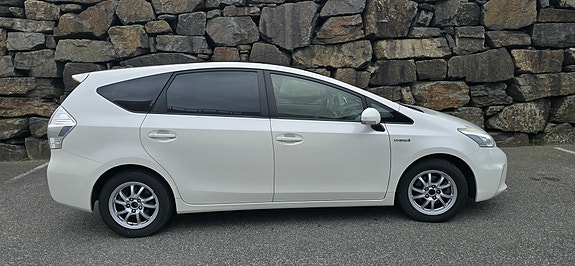 Toyota Prius+ Seven 4 of 5