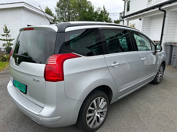 Peugeot 5008 5 of 5