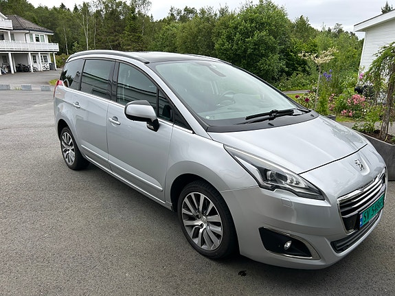 Peugeot 5008 3 of 5