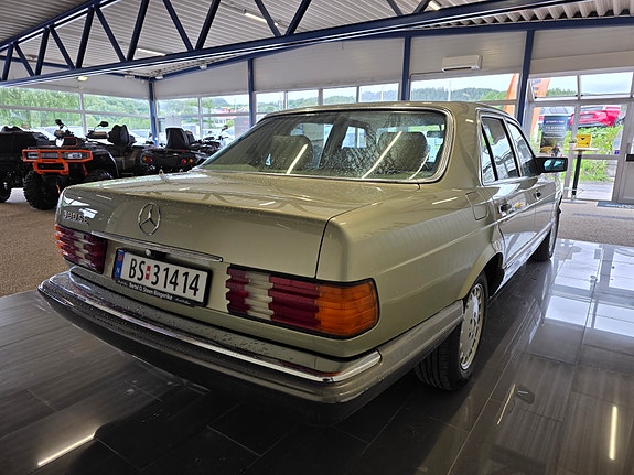 Mercedes-Benz 380 SE 5 of 28