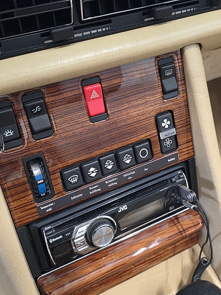 Mercedes-Benz 380 SE 14 of 28
