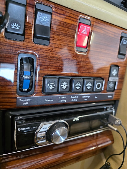 Mercedes-Benz 380 SE 21 of 28