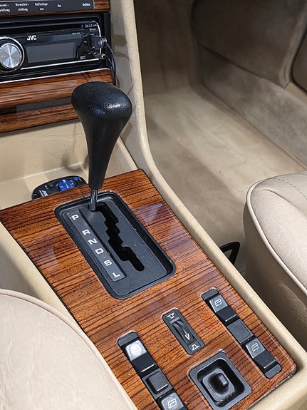Mercedes-Benz 380 SE 13 of 28