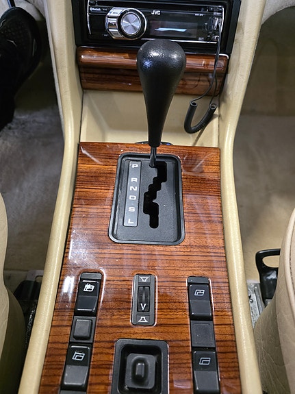 Mercedes-Benz 380 SE 22 of 28