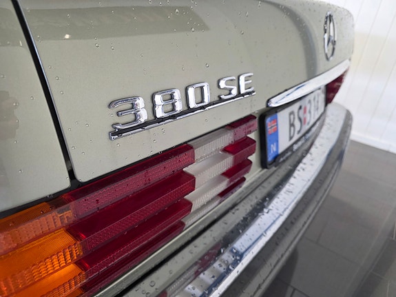 Mercedes-Benz 380 SE 4 of 28