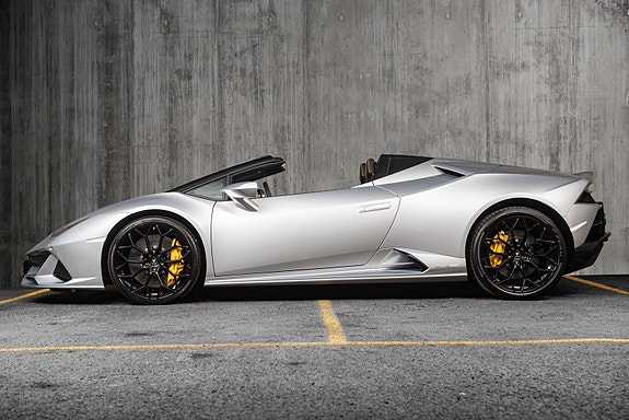 Lamborghini Huracan 4 of 5