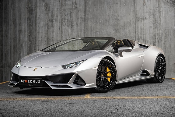 Lamborghini Huracan 3 of 5