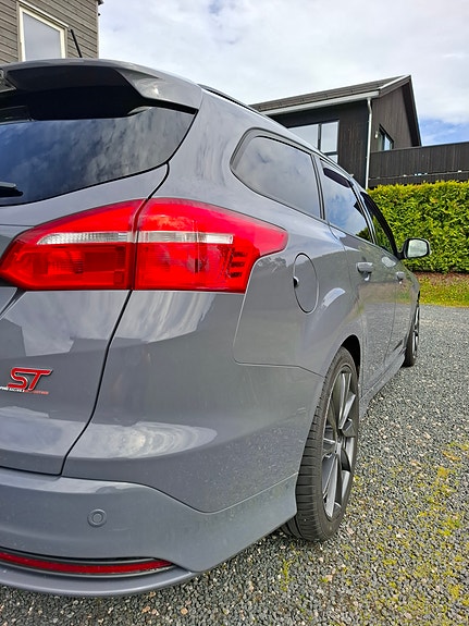 Ford Focus 4 of 5