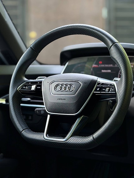 Audi e-tron GT 19 of 30
