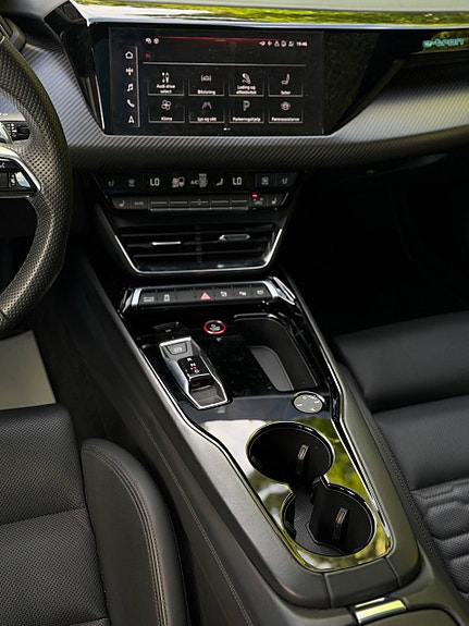 Audi e-tron GT 29 of 30