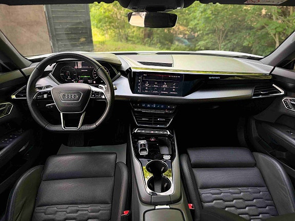 Audi e-tron GT 28 of 30
