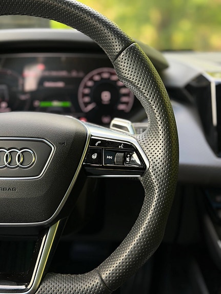 Audi e-tron GT 21 of 30