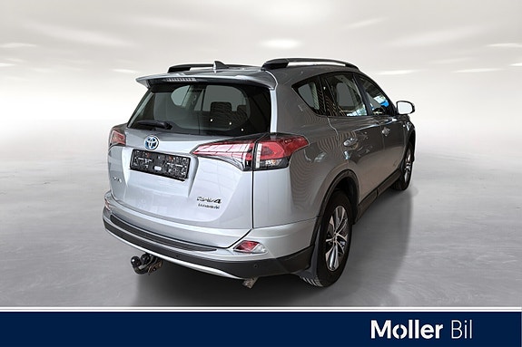 Toyota RAV4 5 of 5