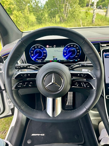 Mercedes-Benz EQE SUV 21 of 30