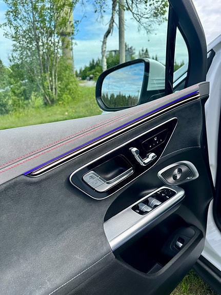 Mercedes-Benz EQE SUV 25 of 30