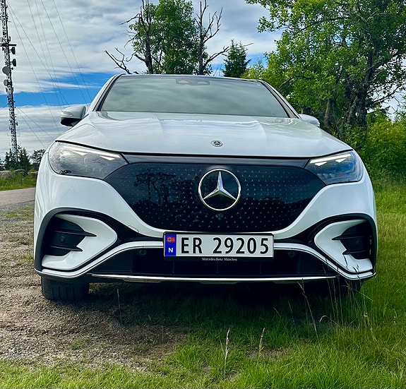 Mercedes-Benz EQE SUV 6 of 30