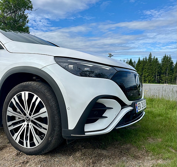 Mercedes-Benz EQE SUV 3 of 5