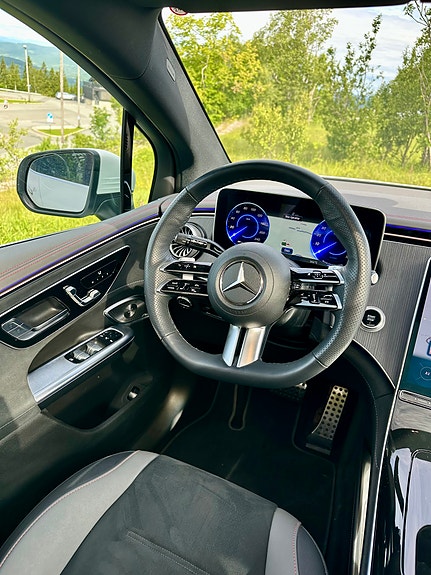 Mercedes-Benz EQE SUV 12 of 30