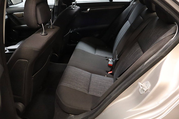 Mercedes-Benz C220 5 of 5