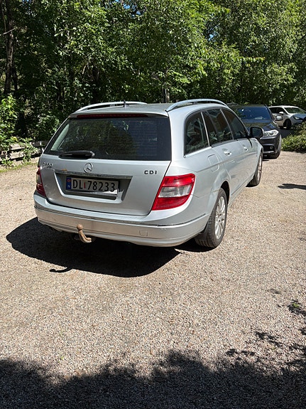 Mercedes-Benz C200 4 of 5
