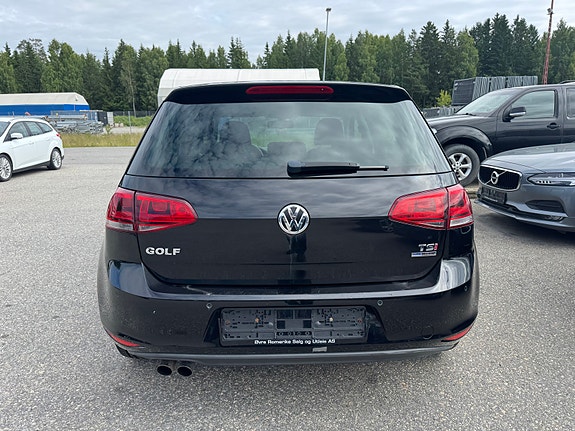 Volkswagen Golf 4 of 5