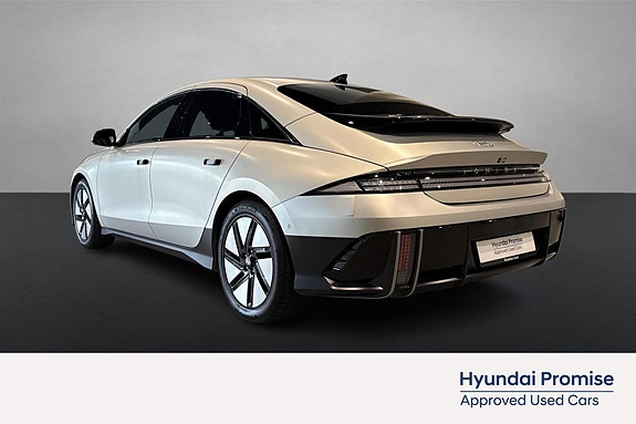 Hyundai Ioniq 6 5 of 5
