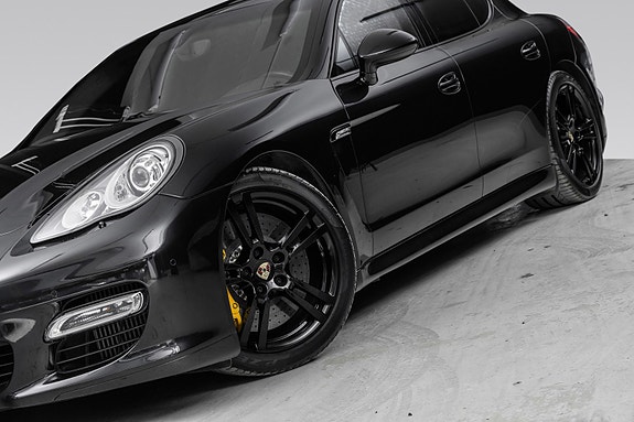 Porsche Panamera 3 of 5