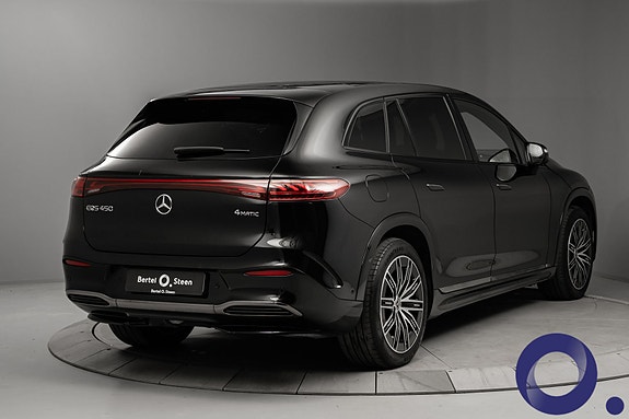 Mercedes-Benz EQS SUV 4 of 5