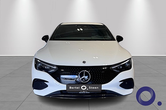 Mercedes-Benz EQE300 3 of 5