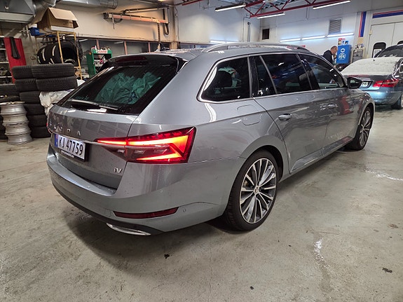 Skoda Superb 3 of 5