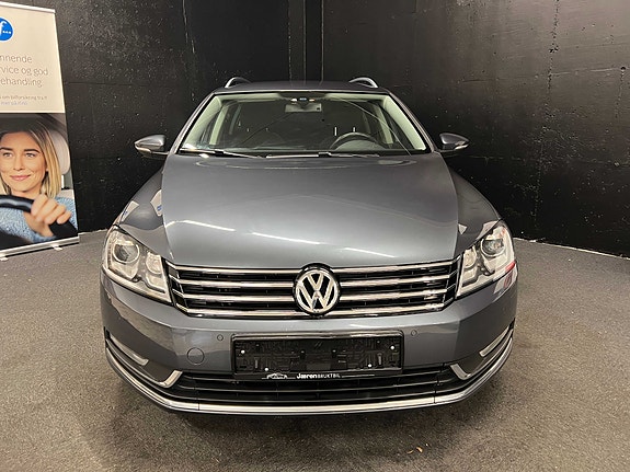 Volkswagen Passat 2 of 5
