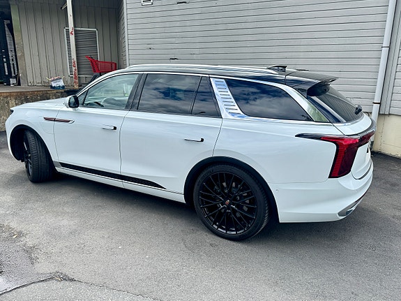 Hongqi E-HS9 4 of 22
