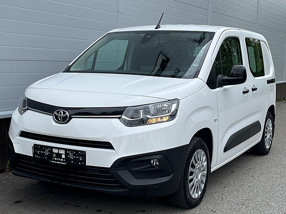 Toyota Proace City 2 of 5