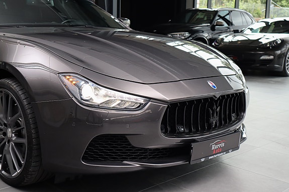 Maserati Ghibli 3 of 5