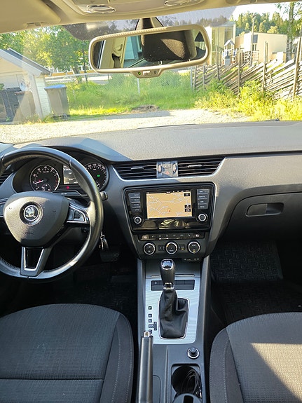 Skoda Octavia 3 of 5