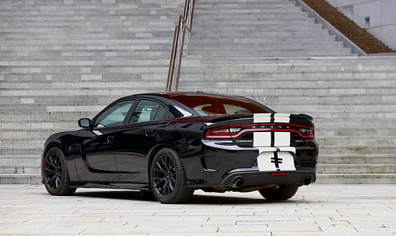 Dodge Charger 4 of 5